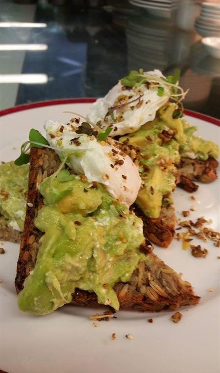 Daily Dose Cafe Wine Bar - Accommodation Gladstone 12