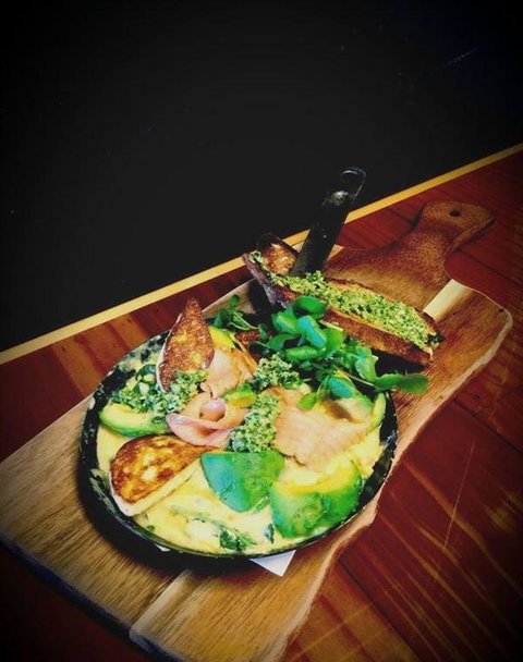Daily Dose Cafe Wine Bar - Accommodation Gladstone 8
