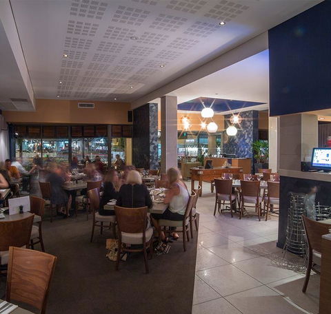 Michel's Restaurant - Accommodation Gladstone 10