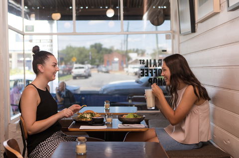 Trail St Coffee Shop - Accommodation Gladstone 1