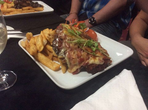 Castle Hotel - Accommodation Gladstone 0