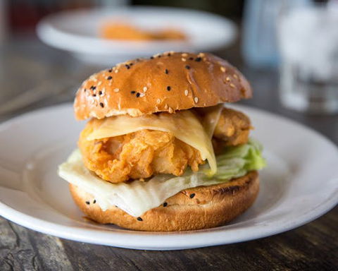VIA9 Cafe & Bar - Accommodation Gladstone 0