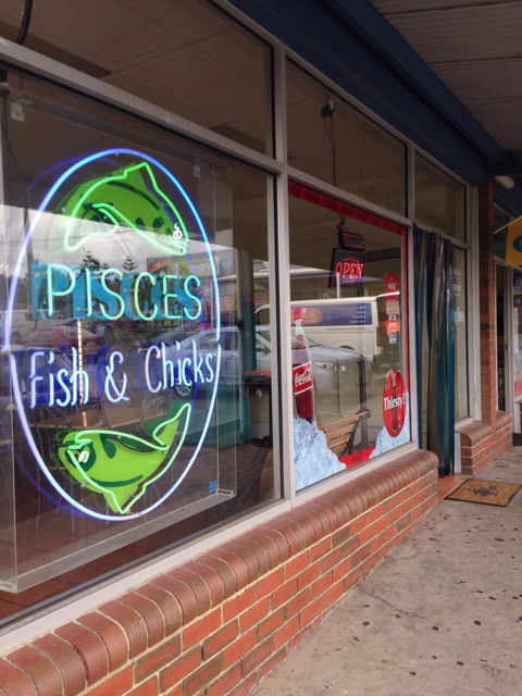 Pisces Fish & Chicks - Accommodation Gladstone 0