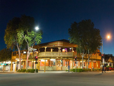 Union Club Hotel Bistro And Steakhouse - Accommodation Gladstone 0