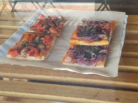 Crumbs Organic Bakehouse - Ascot Vale - Accommodation Gladstone 0