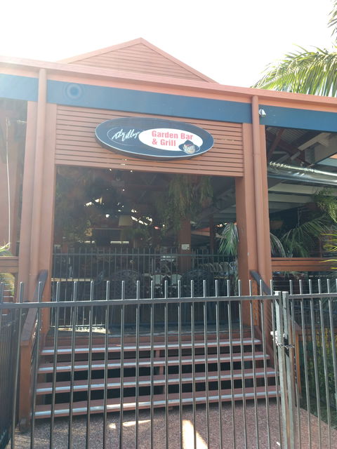 Village Garden Bar & Grill - Accommodation Gladstone 0