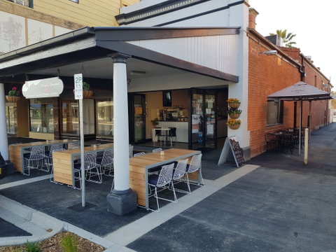 Brontes Gourmet - Accommodation Gladstone 2