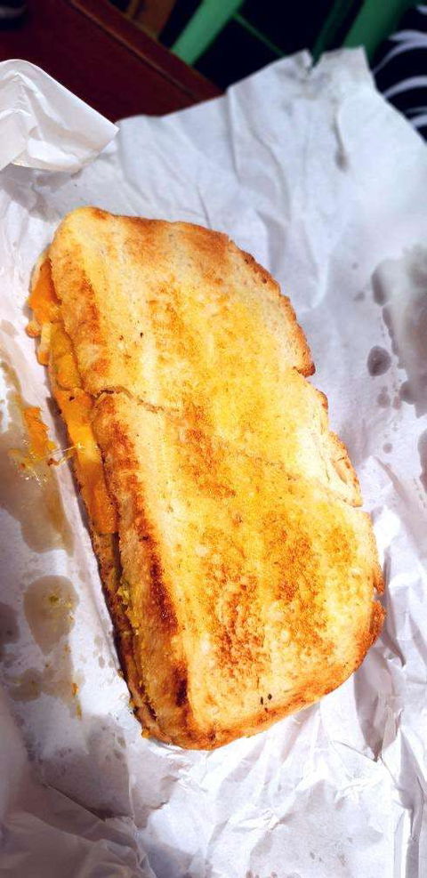 Burnt Toast - Accommodation Gladstone 0