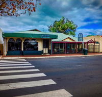 Cafe on Uduc - Accommodation Gladstone