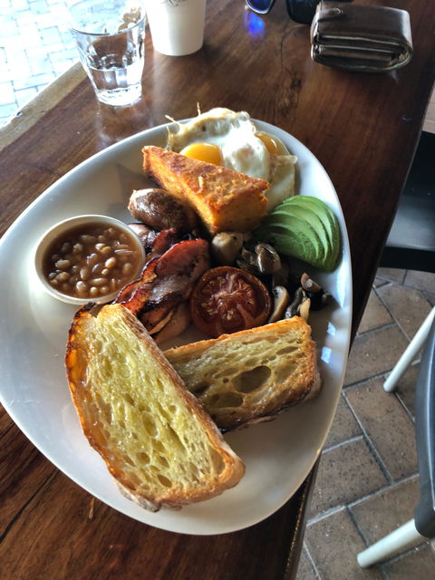 Cafe Ziva - Accommodation Gladstone 3