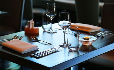 St James Hotel Restaurant - Accommodation Gladstone 9