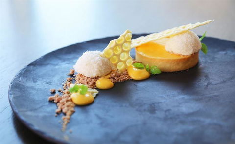 St James Hotel Restaurant - Accommodation Gladstone 10