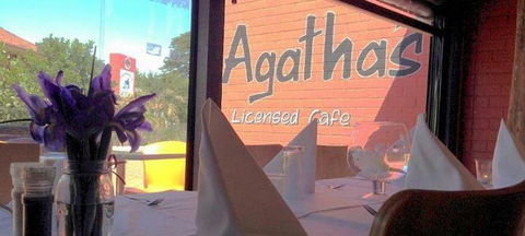 Agatha's Licensed Cafe - Accommodation Gladstone 2