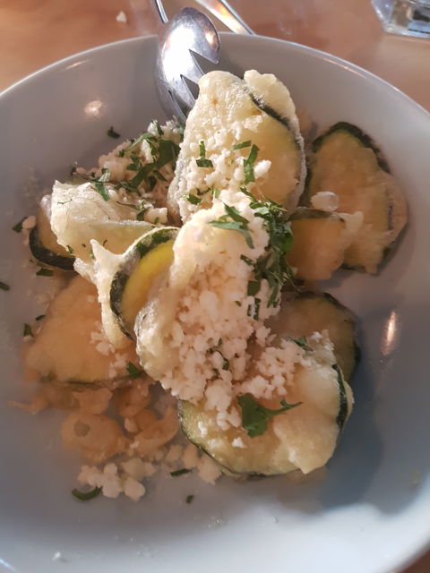 PM Eat & Drink - Accommodation Gladstone 4