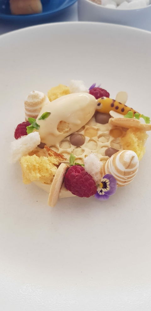 C Restaurant - Accommodation Gladstone 25