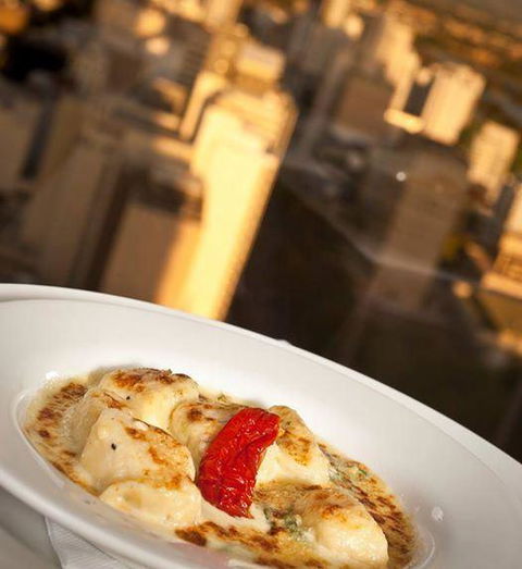 C Restaurant - Accommodation Gladstone 19