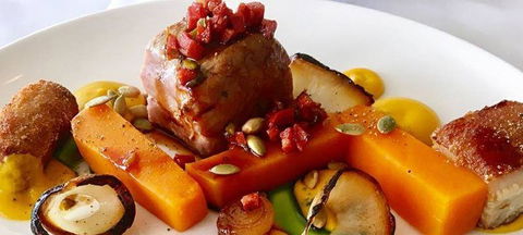 C Restaurant - Accommodation Gladstone 2