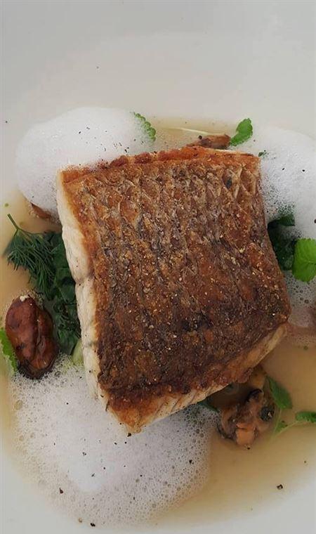 C Restaurant - Accommodation Gladstone 4