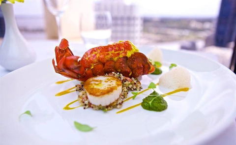 C Restaurant - Accommodation Gladstone 6