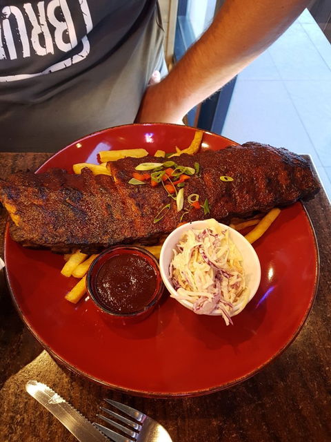 Everydays Smokin BBQ & Bar - Accommodation Gladstone 5