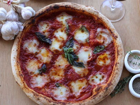 Arlo's Pizzeria - Accommodation Gladstone 5