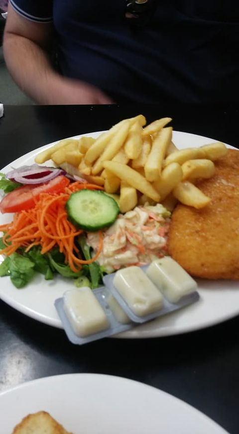 Amble Inn Snack Bar - Accommodation Gladstone 5