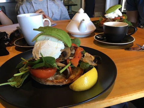 Copaccino's - Accommodation Gladstone 0