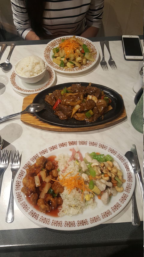 Canton Restaurant - Accommodation Gladstone 5