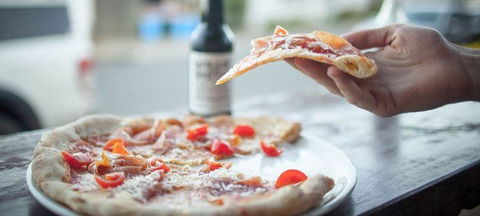 The Hub Pizza & Beer - Accommodation Gladstone 6