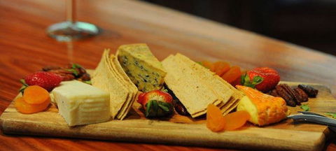 Wild Cattle Creek Estate Restaurant - Accommodation Gladstone 3