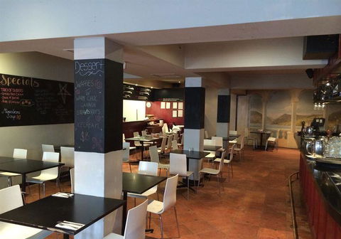 Star Bar Cafe & Hotel - Accommodation Gladstone 6