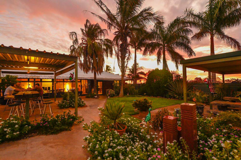 Devils Marbles Hotel–Wauchope - Accommodation Gladstone 0