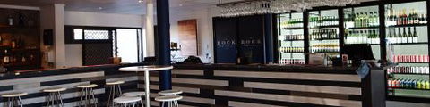 The Rock Bar And Grill - Accommodation Gladstone 2