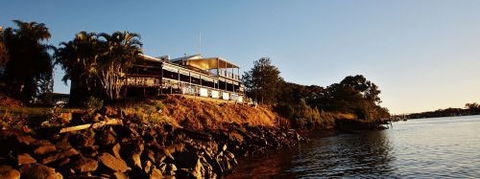 The Rock Bar And Grill - Accommodation Gladstone 5