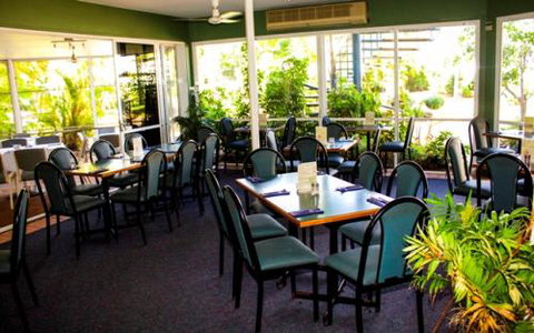 KBR’s Licensed Restaurant - Accommodation Gladstone 0