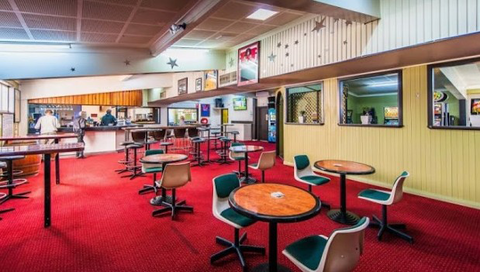 Diggers Tavern & Motel - Accommodation Gladstone 0