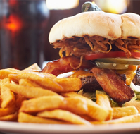 Karama Plaza Tavern - Accommodation Gladstone