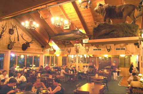 Cock & Bull Tavern - Accommodation Gladstone 0