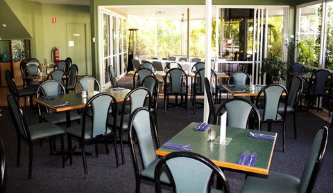 KBR’s Licensed Restaurant - Accommodation Gladstone 3