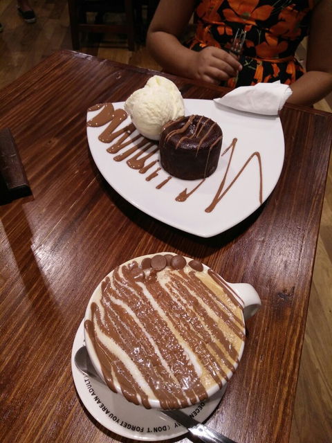 Max Brenner - Accommodation Gladstone 8
