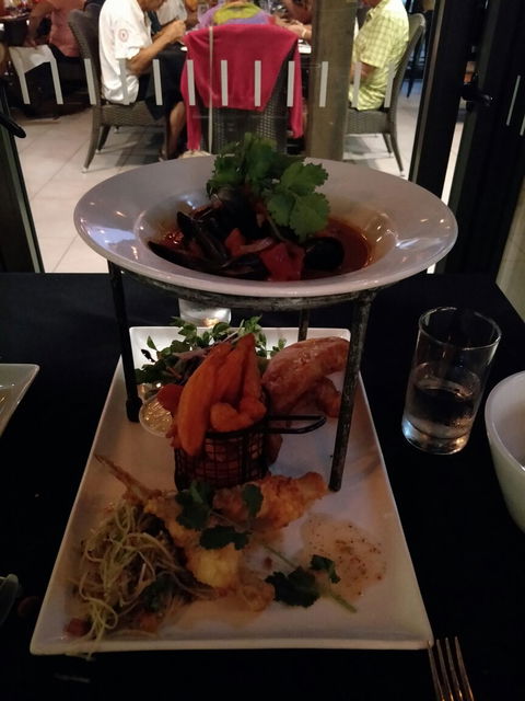 Ochre Restaurant & Catering - Accommodation Gladstone 8