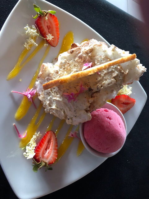 Ochre Restaurant & Catering - Accommodation Gladstone 11