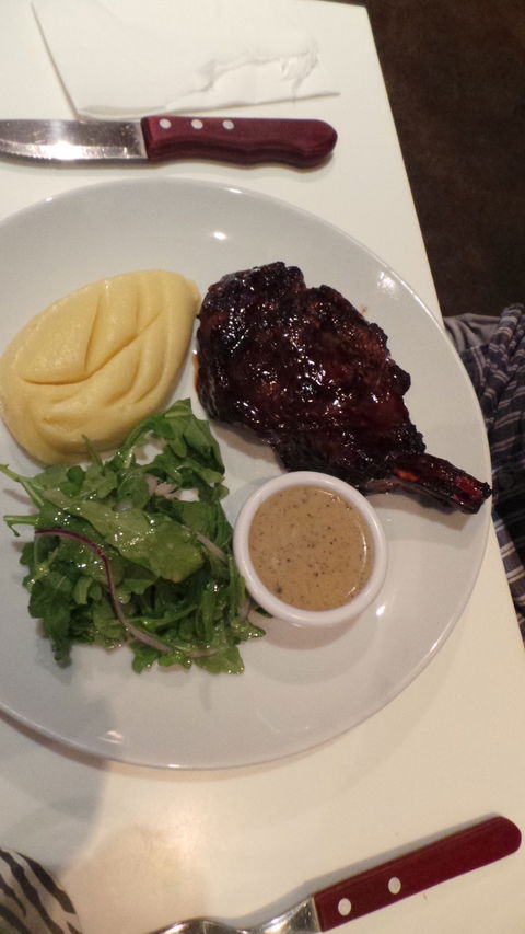 Waterbar & Grill Steakhouse - Accommodation Gladstone 5