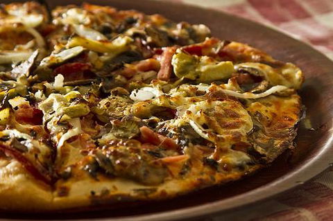 Hungry Wolf’s Wyoming Pizza & Pasta - Accommodation Gladstone 2