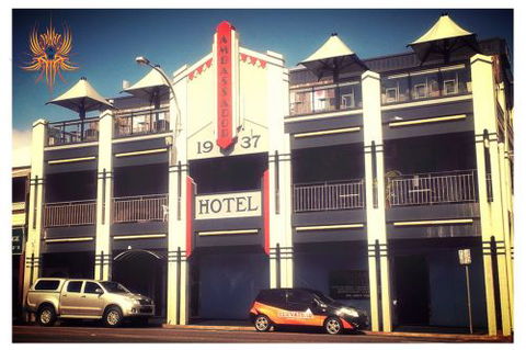 Mojo @The Ambassador Hotel - Accommodation Gladstone 0