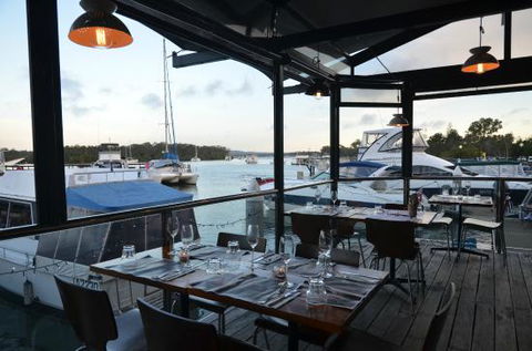 Italian Marina Pizza Restaurant - Accommodation Gladstone 0