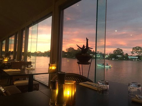Pier 11 Restaurant  - Accommodation Gladstone 0