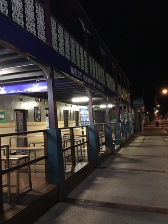 West Kempsey Hotel - Accommodation Gladstone 0