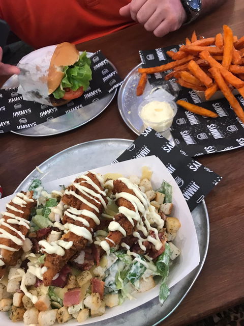 Jimmys Burger & Co - Accommodation Gladstone 5