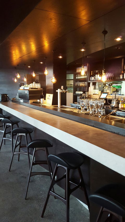 Canteen Kitchen + Bar - Accommodation Gladstone 4